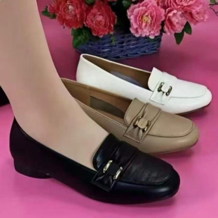 “mom shoes”