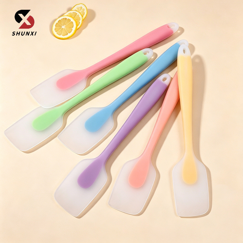 silicone heat-resistant scraper for home use