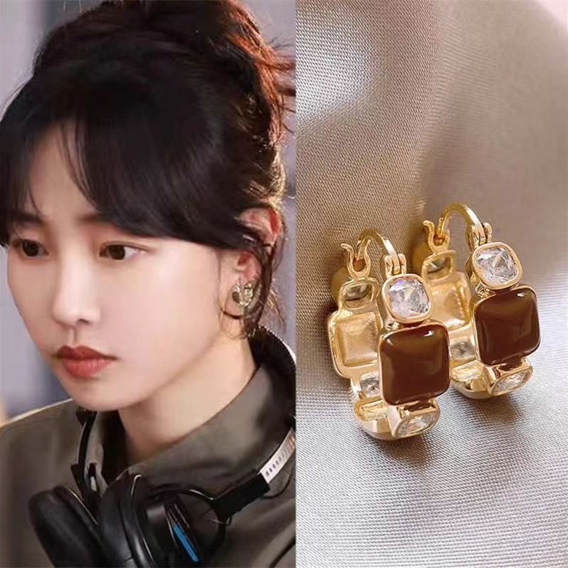 美拉德咖色耳扣白百何同款耳圈耳環秋冬小眾設計感高級氣質耳飾女