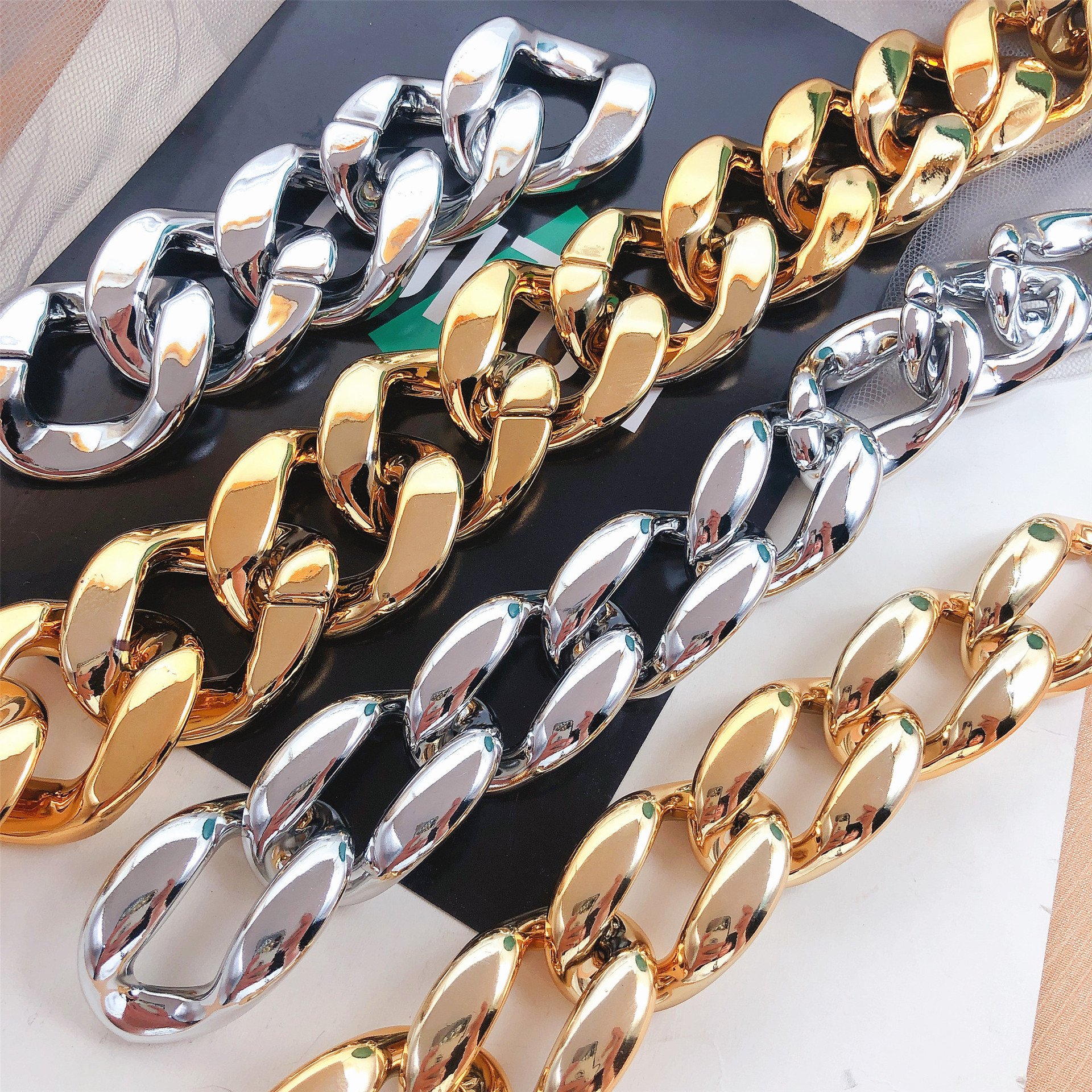 O1CN01ROBuoK24dCi5ovae2_!!2684