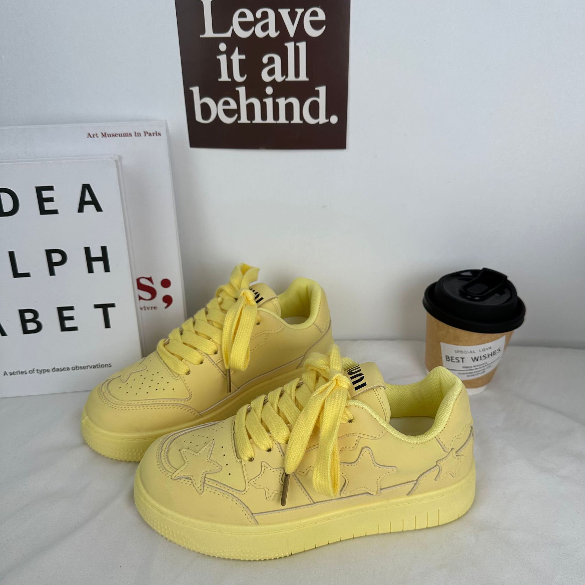 2024 primavera y verano coreano versátil zapatos de lona de suela gruesa nicho de tendencia zapatos de skate para estudiantes de Harajuku zapatos blancos pequeños
