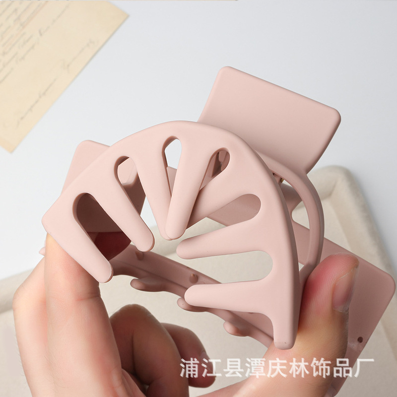TCB硅胶抓夹高级感盘发后脑勺方形纯色鲨鱼发夹简约橡皮防摔头饰|undefined