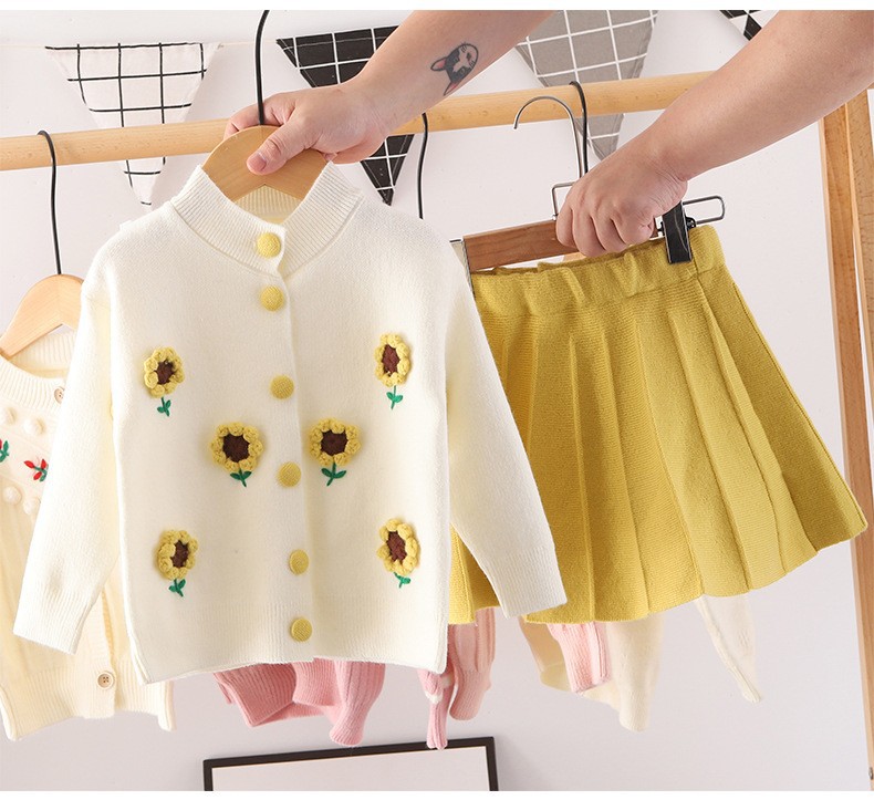Girls' knitted cardigan, children's sweater, women's treasure, western-style two-piece set, woolen fruit handmade flower_voghion.com