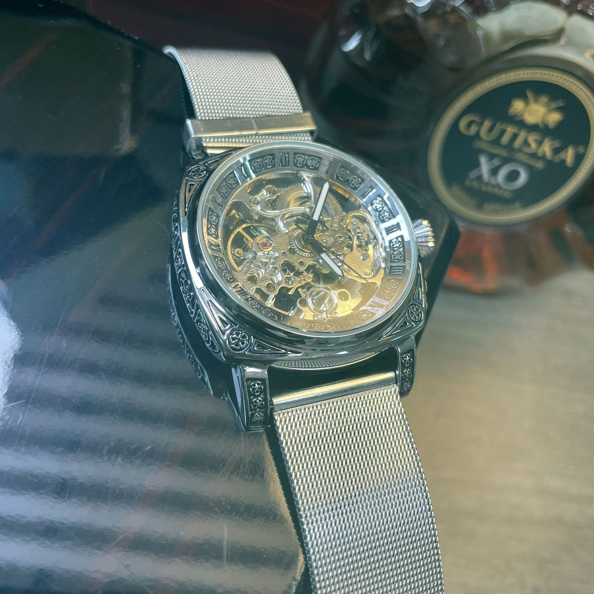 Silver mesh belt, silver shell, silver machine