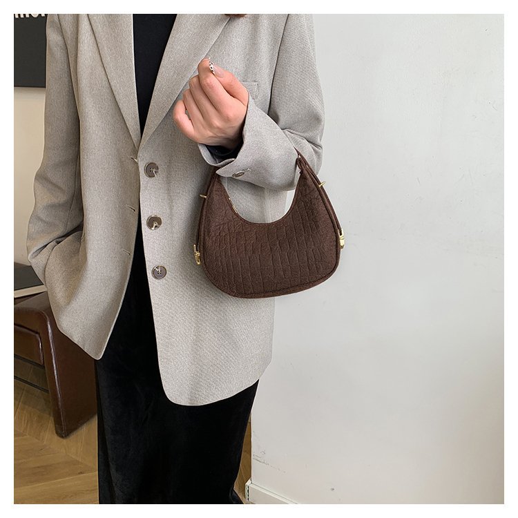 198g Weight Nylon Lining Material Sewing Thread Fashion Element Zipper Closure Type Single Shoulder Strap Strap Type Handbag Bags Type Holiday, Daily Occasion Polyester Material Solid Color Pattern All Seasons Season Women's Gender Classic Style, Streetwear Style Square Shape Medium Size Women's Medium Polyester Solid Color Classic Style Streetwear Sewing Thread Square Zipper Handbag 6