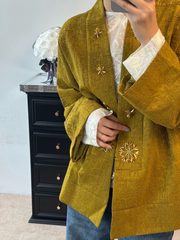 秋冬老钱风新中式超重工造型钉珠桑蚕丝锦油绸香云纱高端阔版外套|undefined
