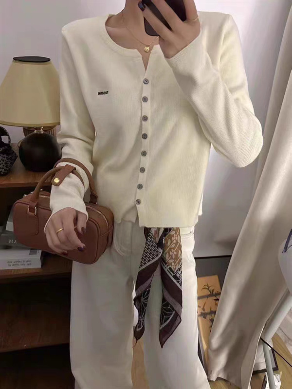 安迪绒秋冬新款韩版简约字母刺绣圆领针织开衫女修身毛衣小外套潮|undefined