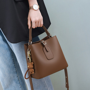Bucket Bag Women's 2025 New Genuine Leather Women's Bag Summer Explosions Large Capacity Shoulder Hand Crossbody Bag Luggage