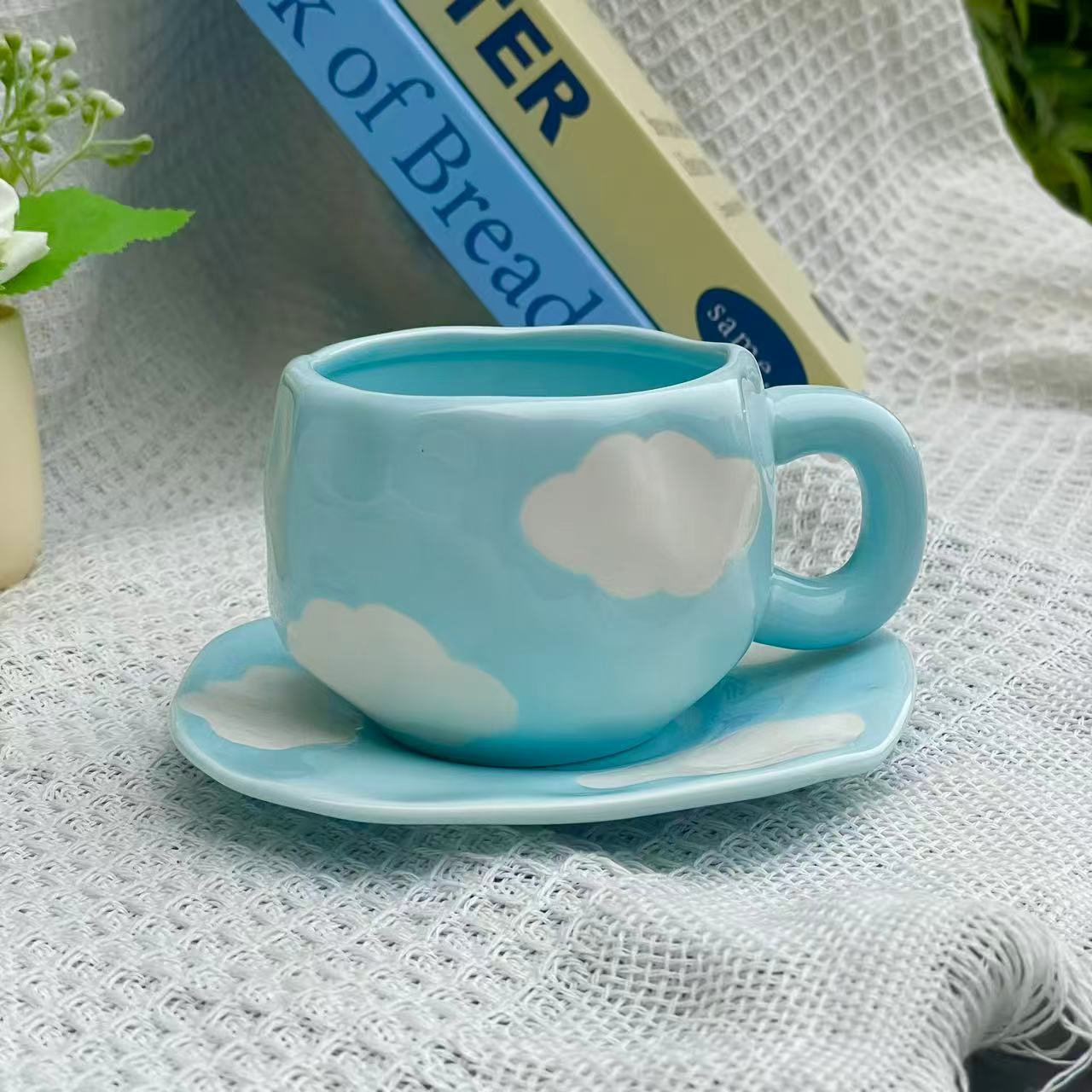 Blue sky and white cloud