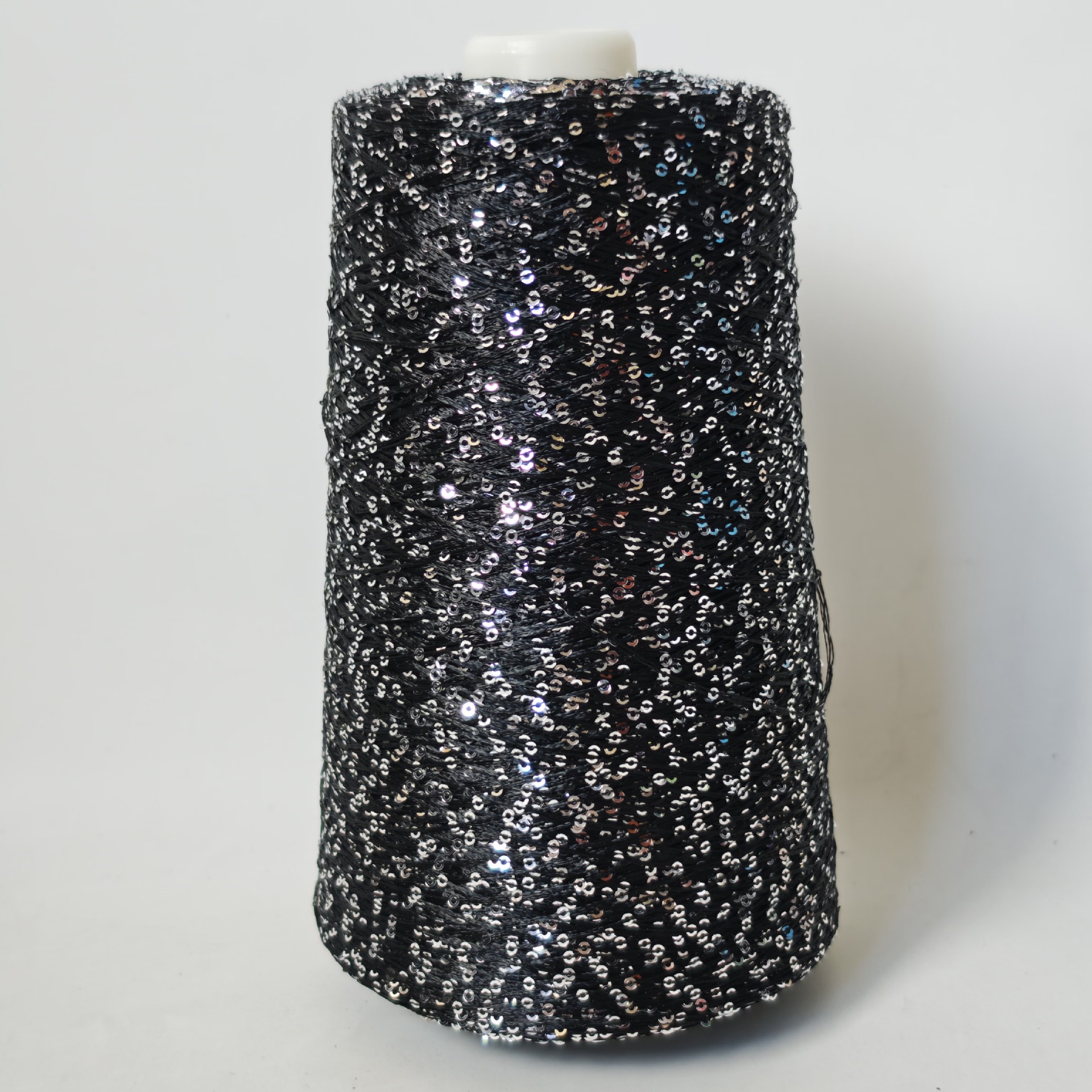 厂家直销批发新品特色珠片纱线2mm加密型小香风亮片线直发