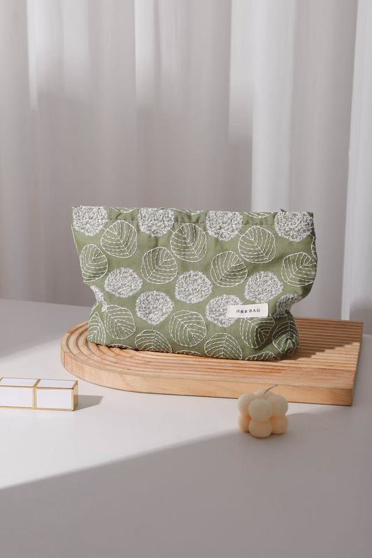 新しいスタイルの新鮮でシンプルな文学綿とリネンの刺繍入り女性用化粧品バッグポータブル収納袋大容量クラッチバッグホワイト|undefined