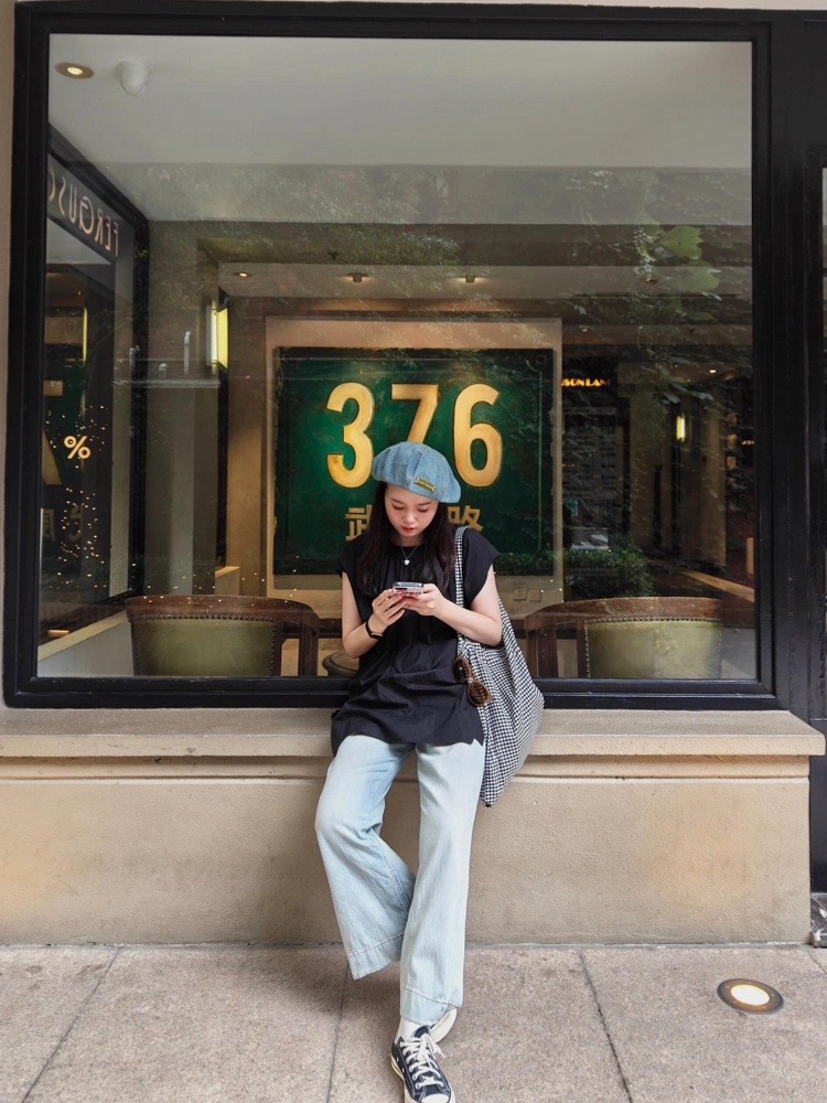 2025年春夏新作トップス ブラック カジュアル 万能 おしゃれ トレンド 着痩せ効果 ルーズフィット 半袖Tシャツ