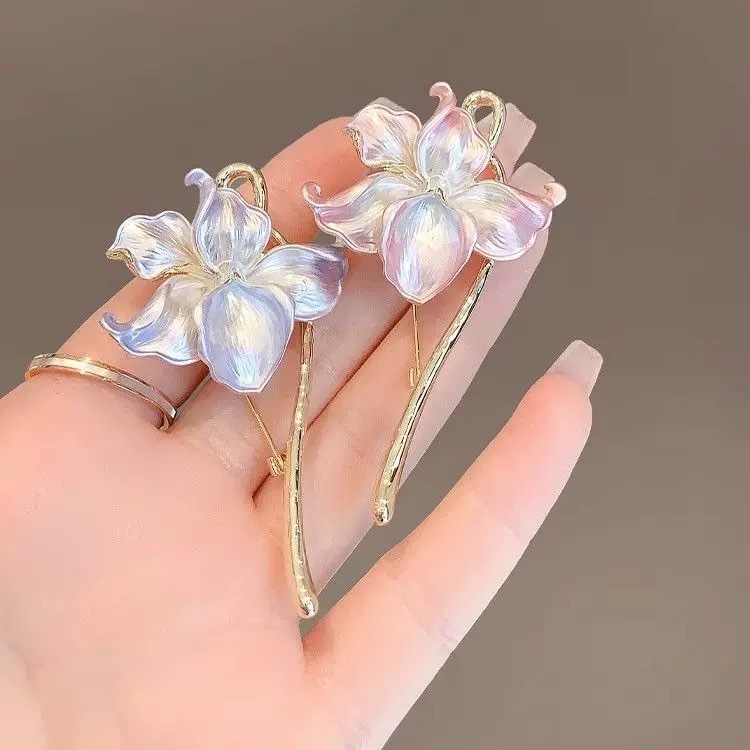 High-grade oil dripping Sleeping Lotus brooch anti-exposure accessories women's simple fashion pin buckle elegant cute flower corsage