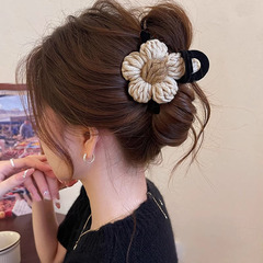秋冬の大きいサイズの毛糸の花のアヒルの口は後頭部の高級感を挟みます。