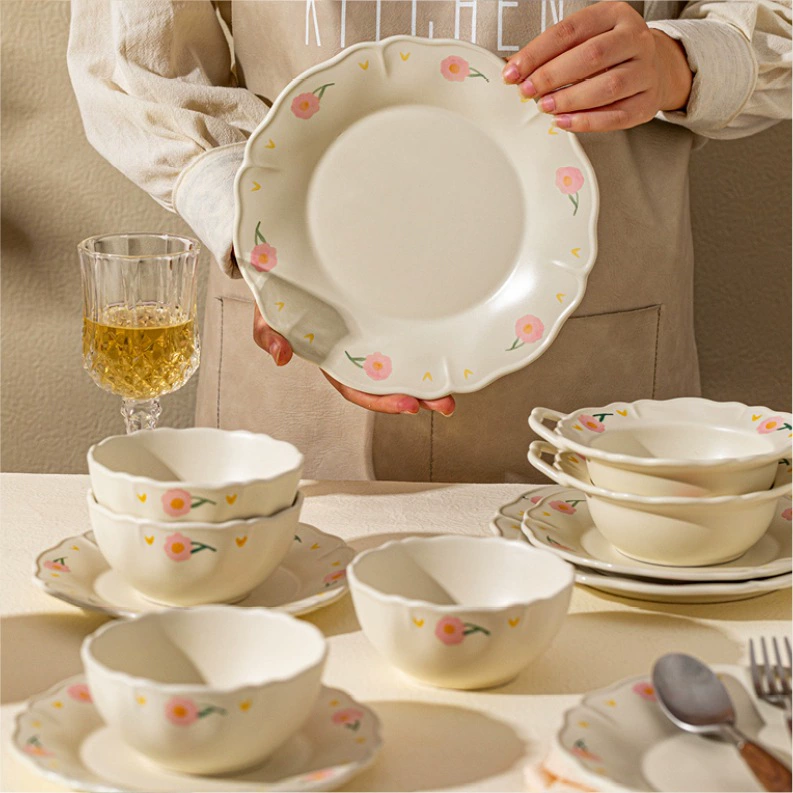 Сервировочный набор для ceramic? Wait must translate accurately: "Ceramic Tableware Set — Soup Bowl & 7" Dinner Plate, Floral Tulip/Paeonia, 18×15×5 cm"