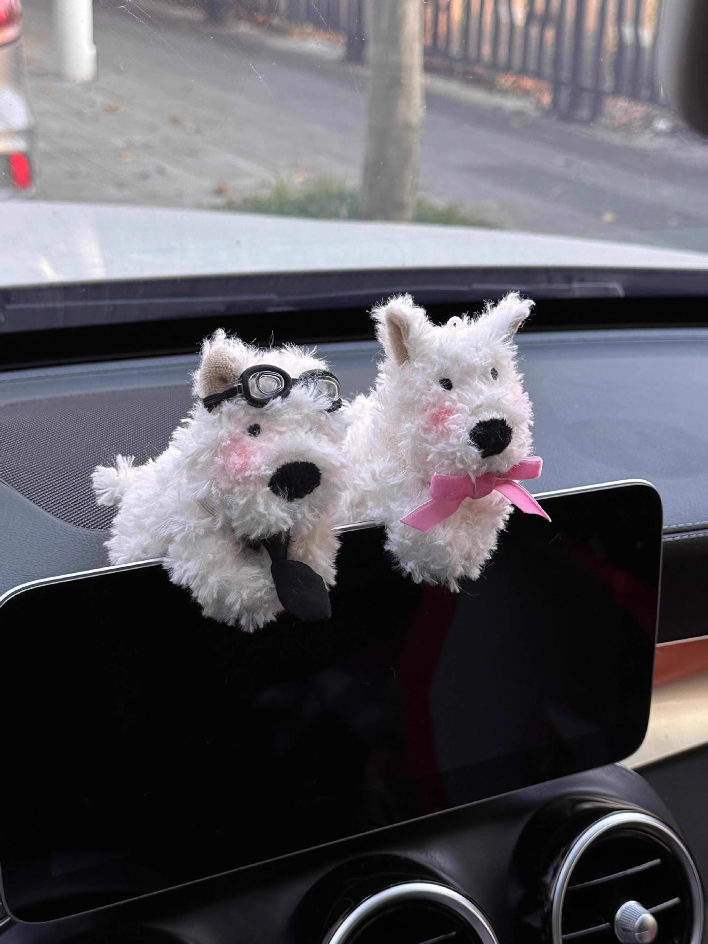 West Highland Car Screen Ornament, Doodle-Style Puppy Car Dashboard Screen Decoration, Car Interior Accessory, Christmas Gift