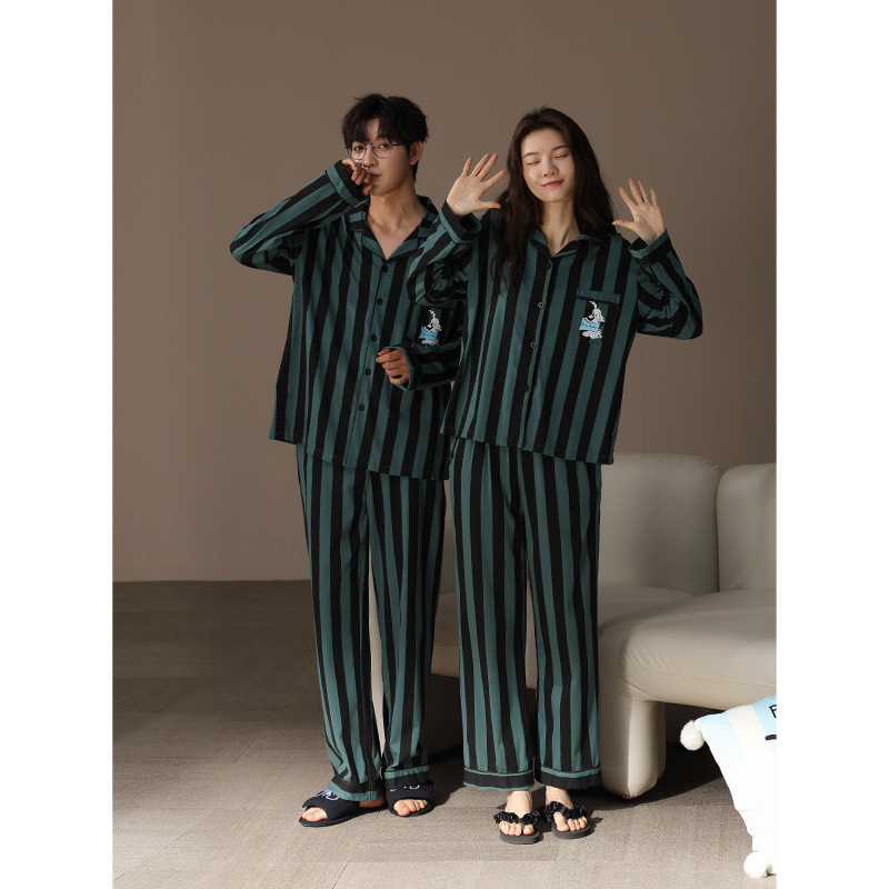 봄과 가을 순면 가디건 스트라이프 긴팔 십대 여성을 위한 새로운 커플 잠옷은 집 밖에서도 입을 수 있습니다.