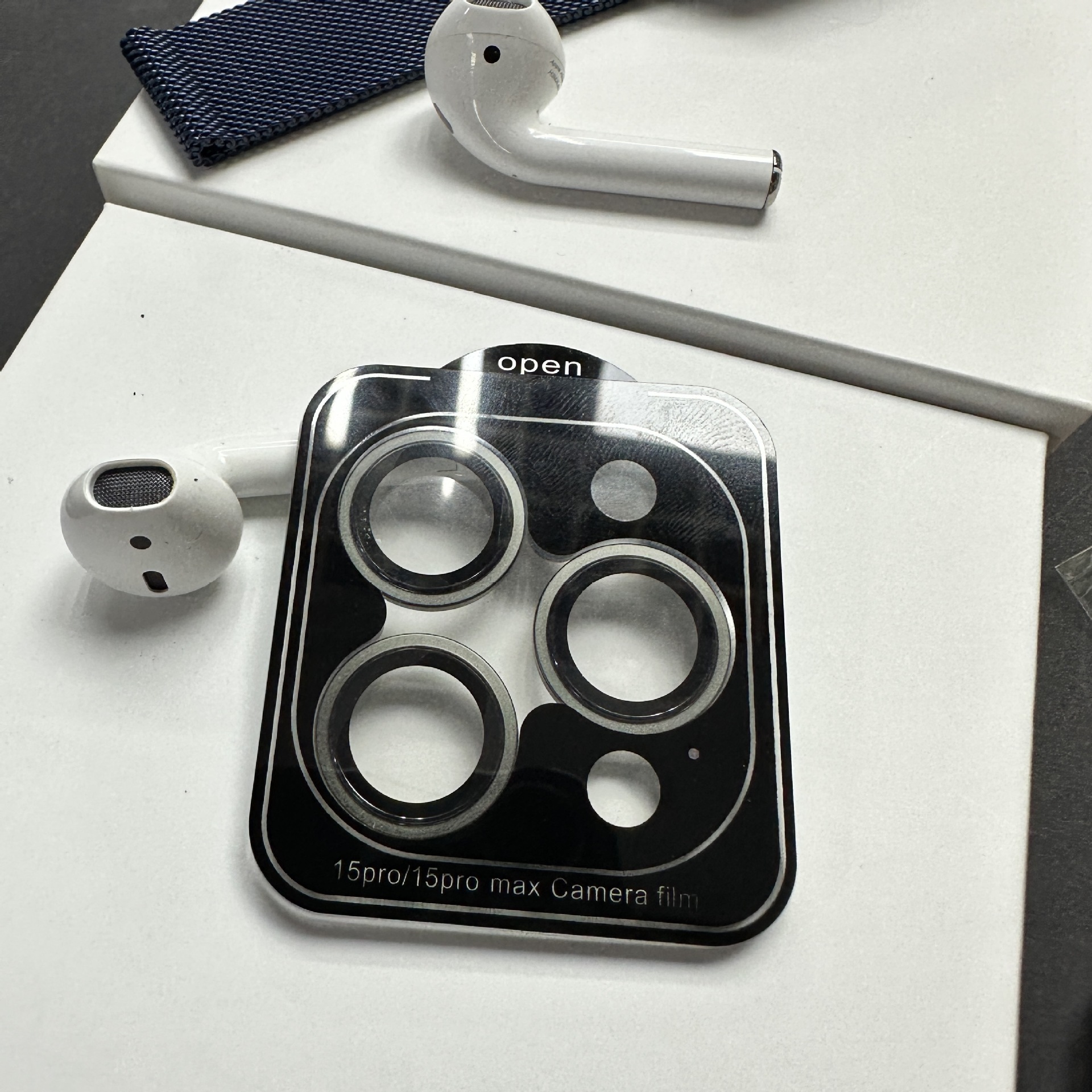 Adecuado para iPhone15promax lente película paso de dos colores lente película protector Apple 15Pro color de la máquina original