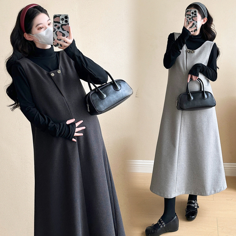 Maternity wear 2026 autumn and winter woolen fabric reversible layered twill loose maternity woolen vest dress Maternity wear 2026 autumn and winter woolen fabric reversible layered twill loose maternity woolen vest dress
