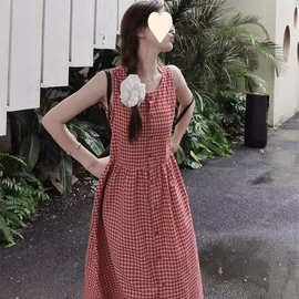 法式复古红色格子背心连衣裙女夏季韩系小个子收腰a字裙甜美长裙