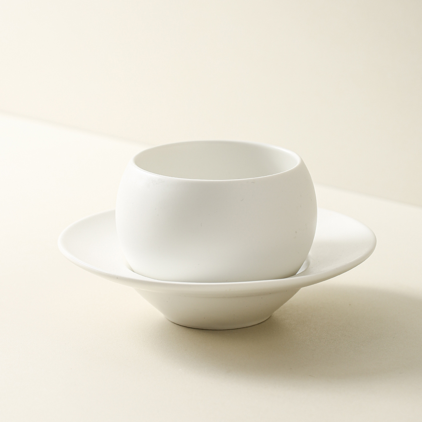 Taza de café de cerámica mate en forma de huevo simple taza de café de lattes taza de desayuno casera de alto valor ins viento taza de leche