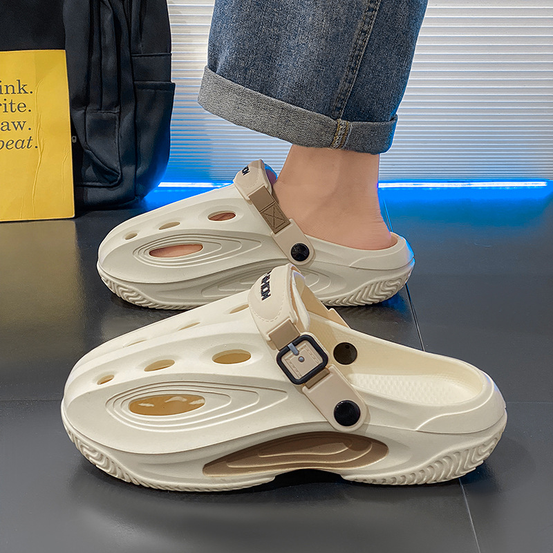 Zapatos con agujeros para hombres 2025 nuevo verano casual ropa exterior transpirable suela gruesa ligera sensación de pisar heces zapatillas Baotou para estudiantes