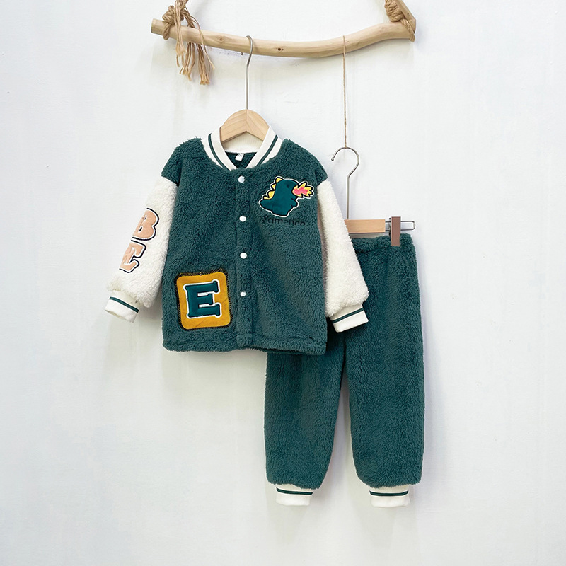 100-160cm子供の兄のスポーツ風野球服冬のサンゴの毛の保温の女の子の洋風のカーディガンのパジャマ