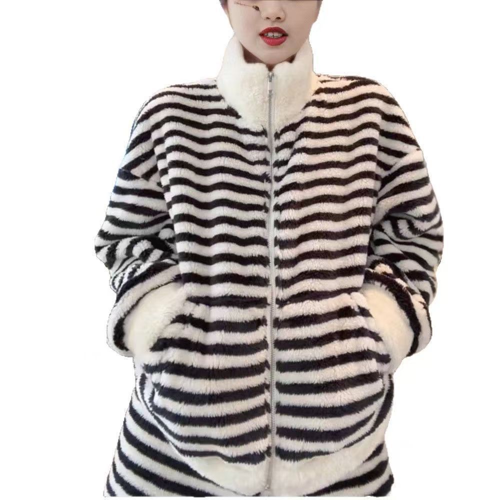 Set de coral de terciopelo grueso abrigo de invierno nuevo pijama a rayas de viento simple 160 jin chaqueta superior