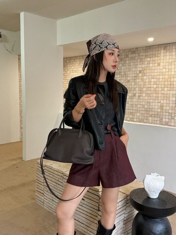 2025进口头层肤感牛皮女式手提包云朵包保龄球贝壳包单肩斜跨包|undefined