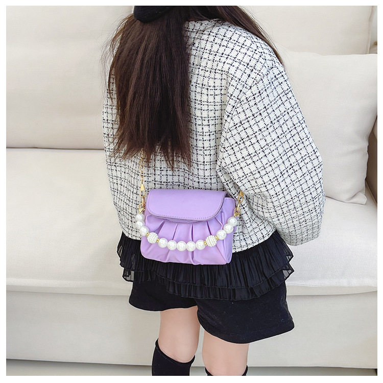 Girl'S Small Pu Leather Solid Color Cute Pearls Square Magnetic Buckle Crossbody Bag display picture 3