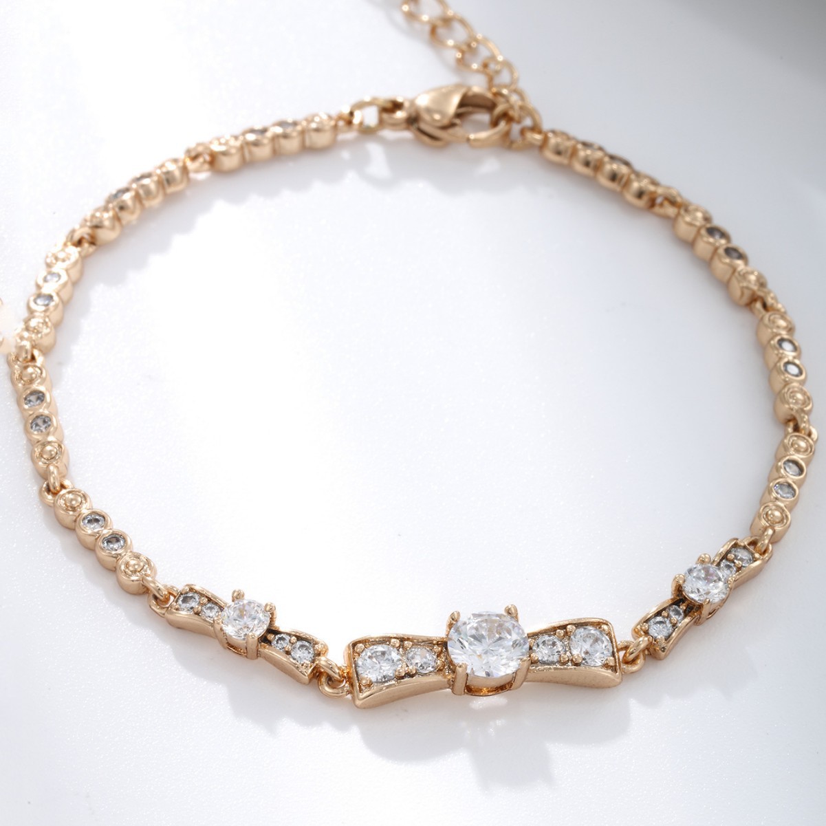 Virtual roto joyería geométrica redonda única pulsera de costura de diamantes al por mayor de moda europea y americana niñas de alta calidad pulsera de arco