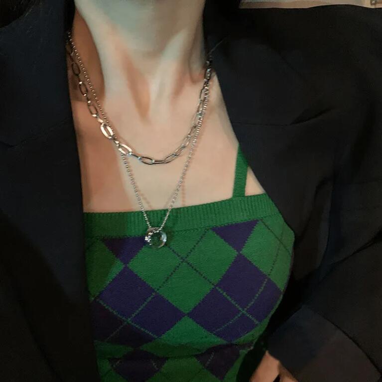 Collier double rang pour femme, design original et sophistiqué, style pull, collection tendance 2026_voghion.com