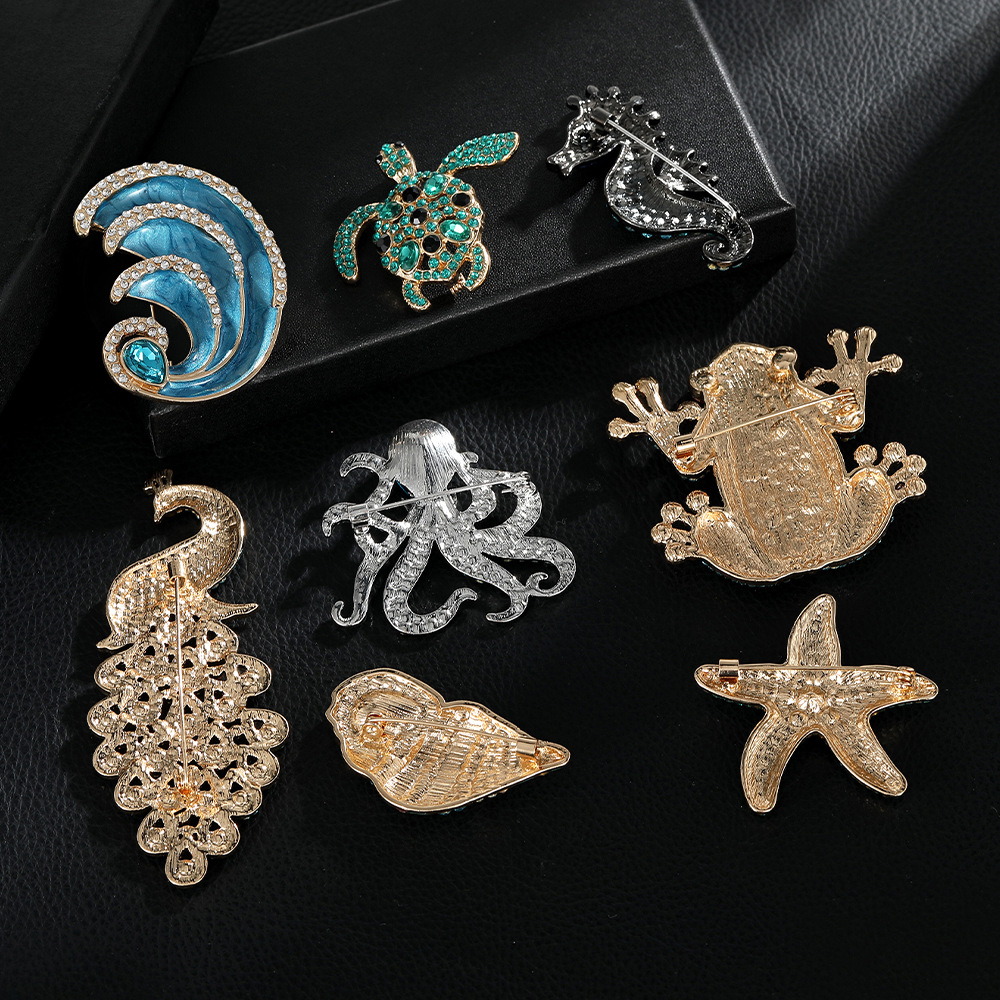 Estilo Marino Estilo IG Pin Tortuga Pavo Real Estrella De Mar Aleación Enchapado Embutido Diamantes De Imitación Unisexo Broches display picture 9