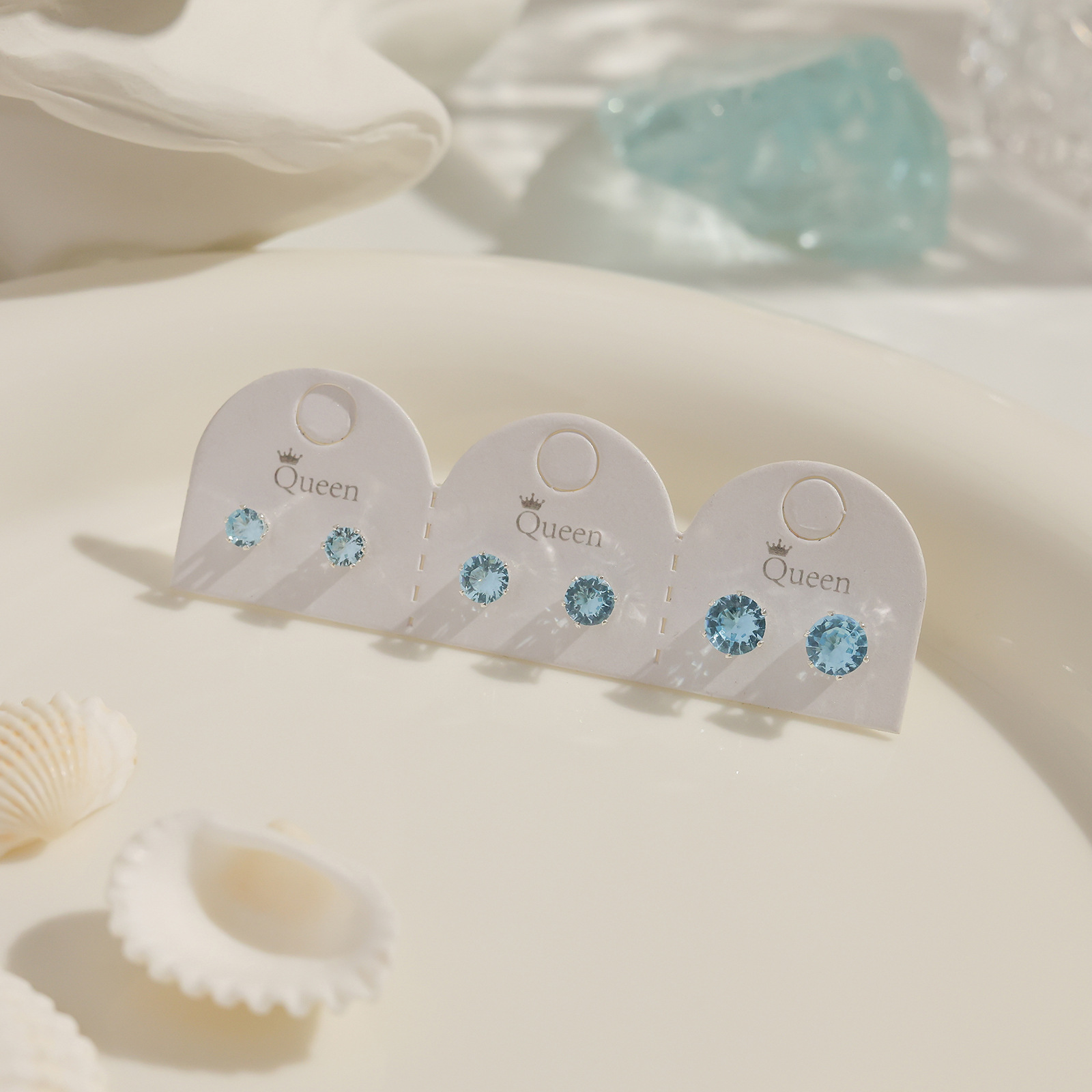 Juego de pendientes de aguja plateados, sencillos y compactos para mujer, pendientes geométricos en forma de corazón, bonitos, dulces y versátiles, venta al por mayor para puestos de mercado