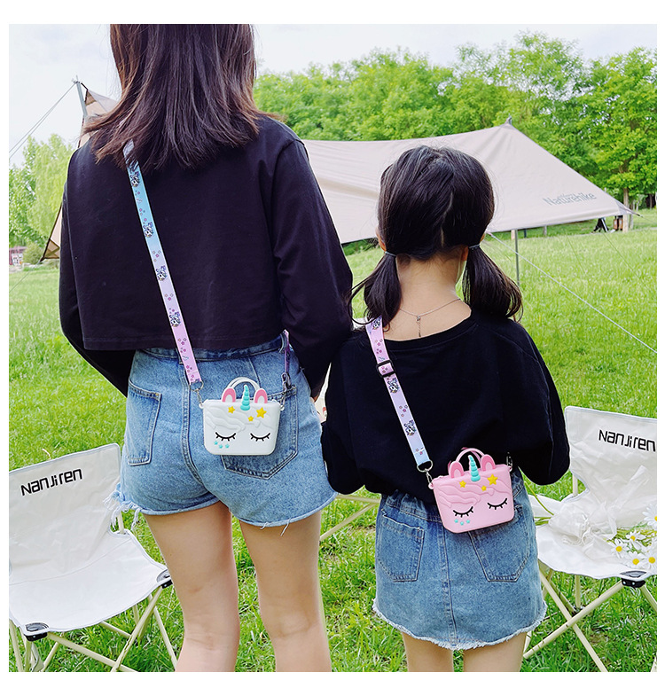 90g Weight Nylon Lining Material Zipper Closure Type Single Shoulder Strap Strap Type Animal Pattern White, Pink, Red Color Cute Cartoon  Silicone Bag 3