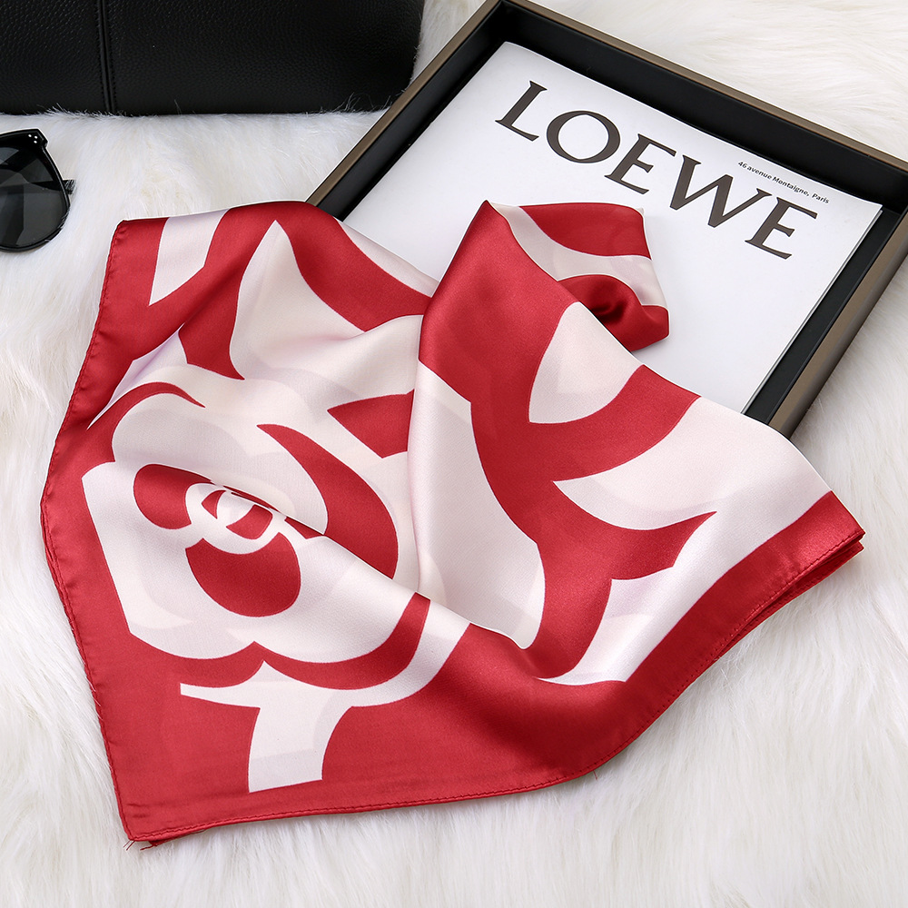 Rojo y negro camellia flores de verano delgado 70 bufandas de seda personalidad de moda de viaje versátil simple multipropósito toallas cuadradas