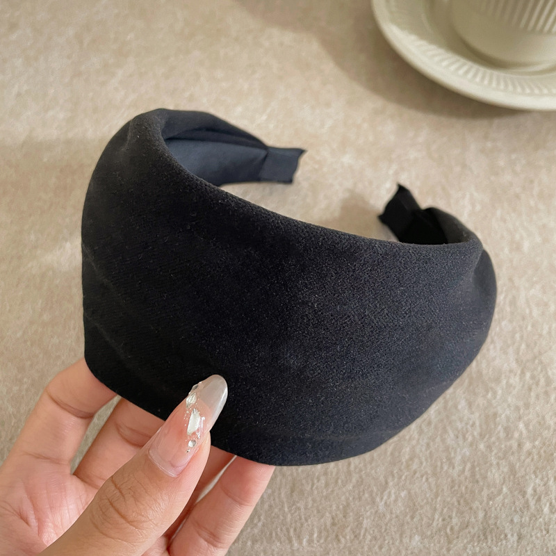 Otoño y invierno cráneo alto amplio borde banda de cabello de estilo femenino de alto nivel de estilo extranjero banda de cabello de moda para salir temperamento universal toque de cabello