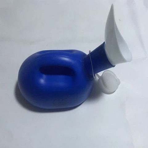 Wholesale plastic urinals for the elderly with scales, men's and women's household covered urinals, plastic urinals, car night POTS undefined