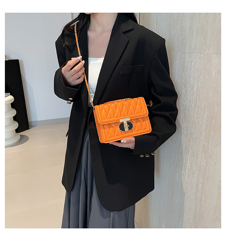 2024 neue Modische Lock Handheld frauen Koreanische Ausgabe Beliebte Lingge Stickerei Gewinde Einzigen Kreuz Schulter Kleine_voghion.com