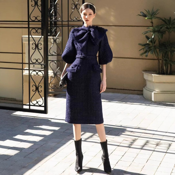 Autumn design fitted dress with bow