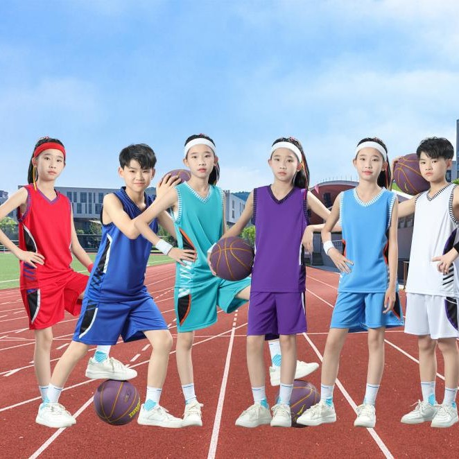 Traje de uniforme de baloncesto para hombres y mujeres camisetas de competencia impresas verano nuevo campo de entrenamiento para niños uniforme de equipo chaleco pantalones de cuatro puntos