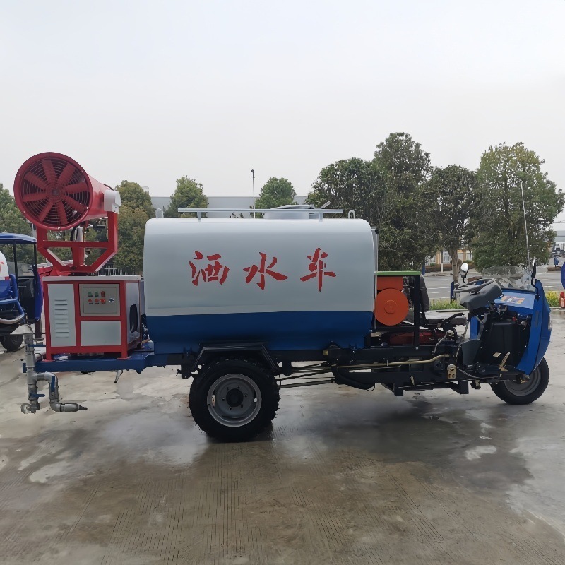 Export of unlicensed small sprinkler trucks, new energy electric three-wheeled sprinkler trucks, new discounts for construction sites and gardens