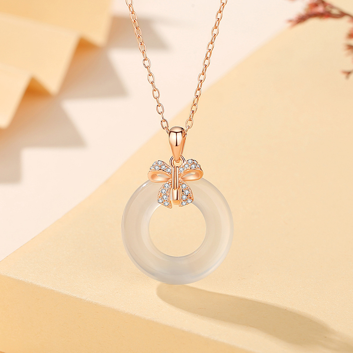 S925 plata Jade blanco hebilla de seguridad collar de la moda nacional de las mujeres nuevo chino corona collar diamante con incrustaciones de circón joyería al por mayor