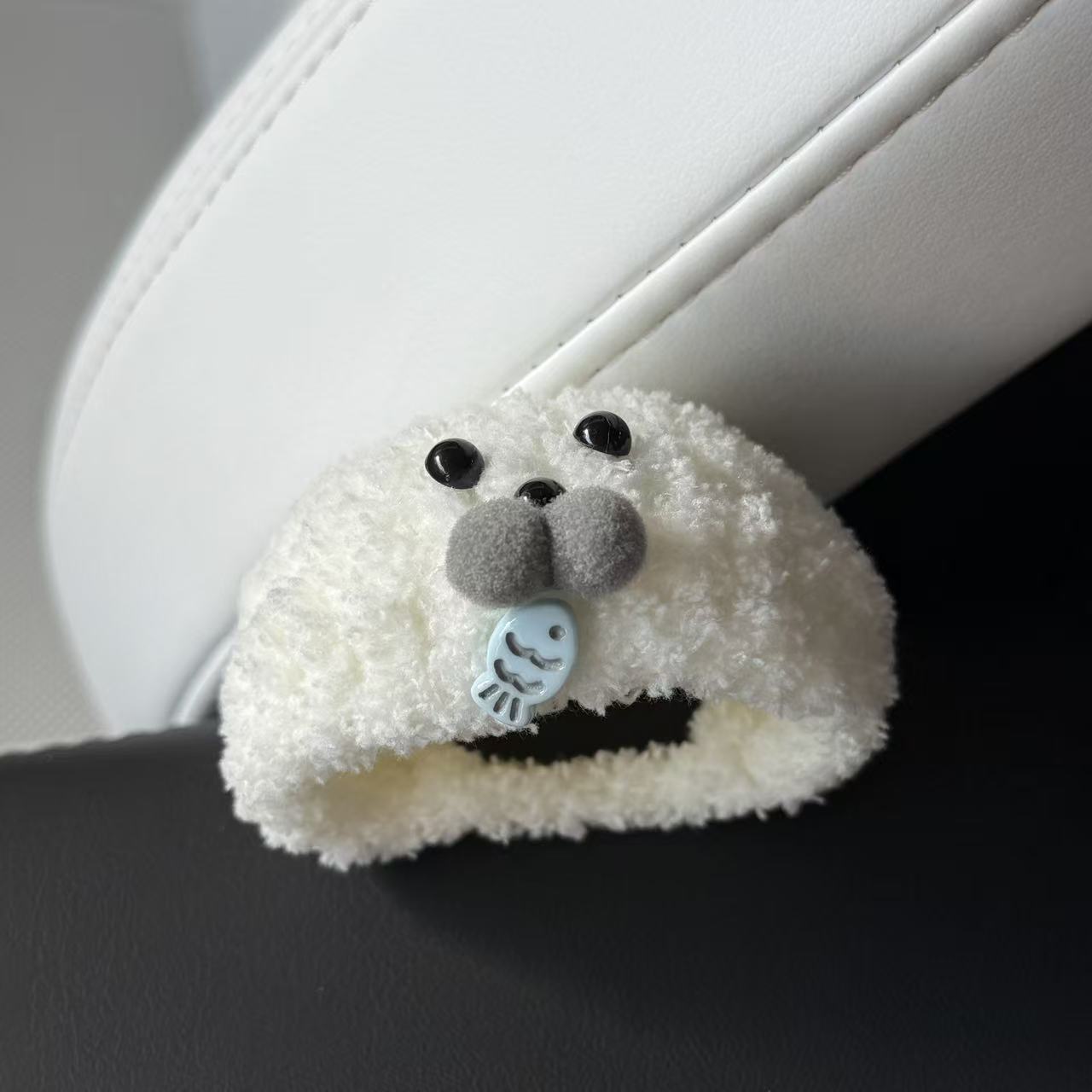 Little seal head cover