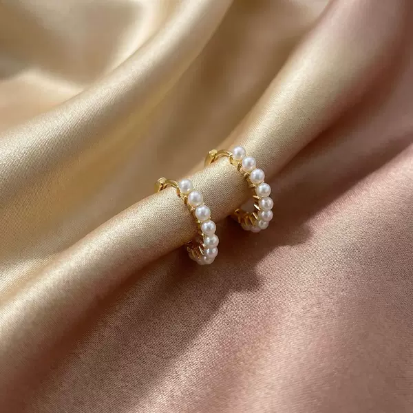 Korean Dongdaemun Imitation Pearl Ear Clips, Light Luxury Niche Design Zinc Alloy Earrings, Elegant and Stylish Fashion Ear Accessories for Women