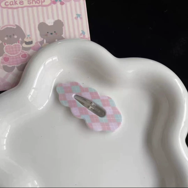 Light pink plaid cloud hairpin