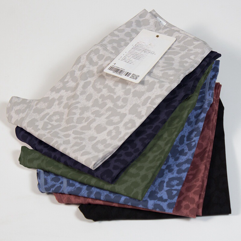 Yoga Clothing for Women, Nylon Leopard Print Spotted Tight-Fitting Nude Nine-Point Fitness Jogging Training Women's Sports High-Waisted Pants