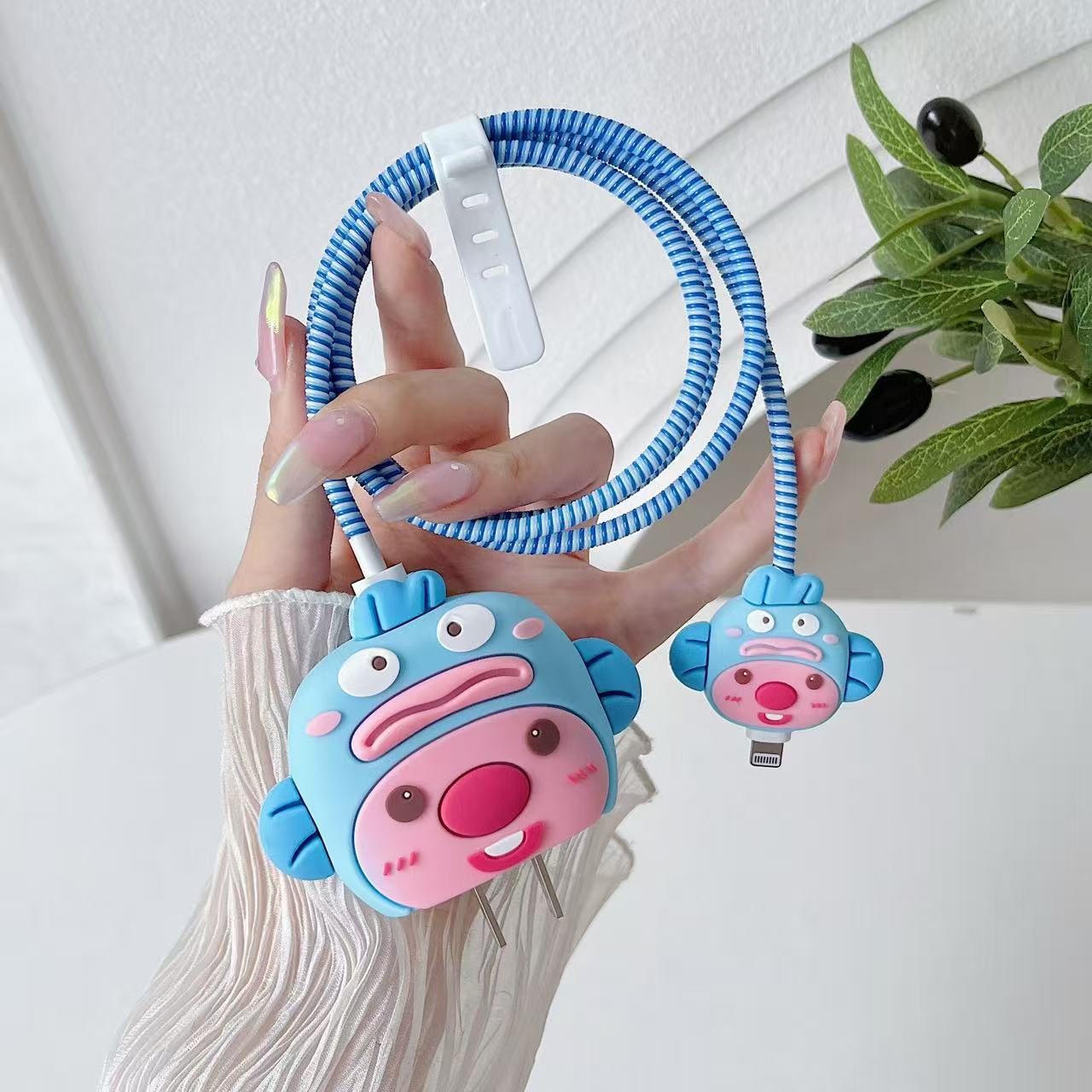 2023 nuevo cargador de dibujos animados cubierta protectora adecuada para Apple carga rápida cabeza 18/20W estándar europeo estándar americano aplicable