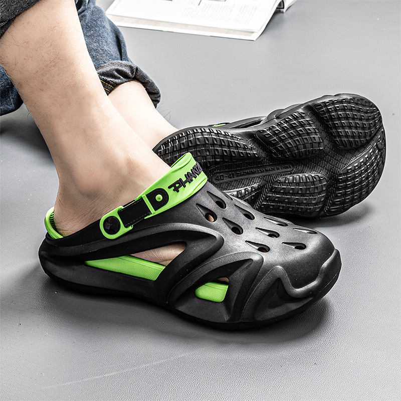 Zapatos de moda coreana para hombres, zapatos de playa de moda de verano, zapatillas frías con una base gruesa resistente al desgaste.