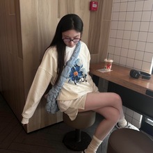 长袖时尚小众特色新款加绒加厚森女圆领卫衣女装无帽上衣服印花薄